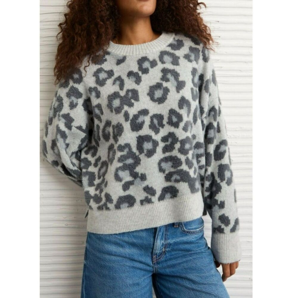 American Eagle Outfitters Oversized Gray Animal Print Sweater. XL